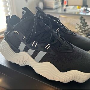 ADIDAS TRAE YOUNG 3 BASKETBALL SHOES